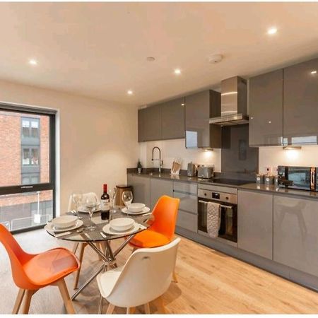 Spacious Balcony View Apt Near Nec Bhx Free Parking Sleeps 4 Hockley Heath Esterno foto