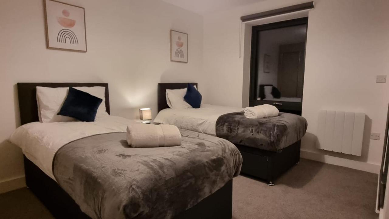 Spacious Balcony View Apt Near Nec Bhx Free Parking Sleeps 4 Hockley Heath Esterno foto