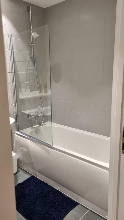 Spacious Balcony View Apt Near Nec Bhx Free Parking Sleeps 4 Hockley Heath Esterno foto