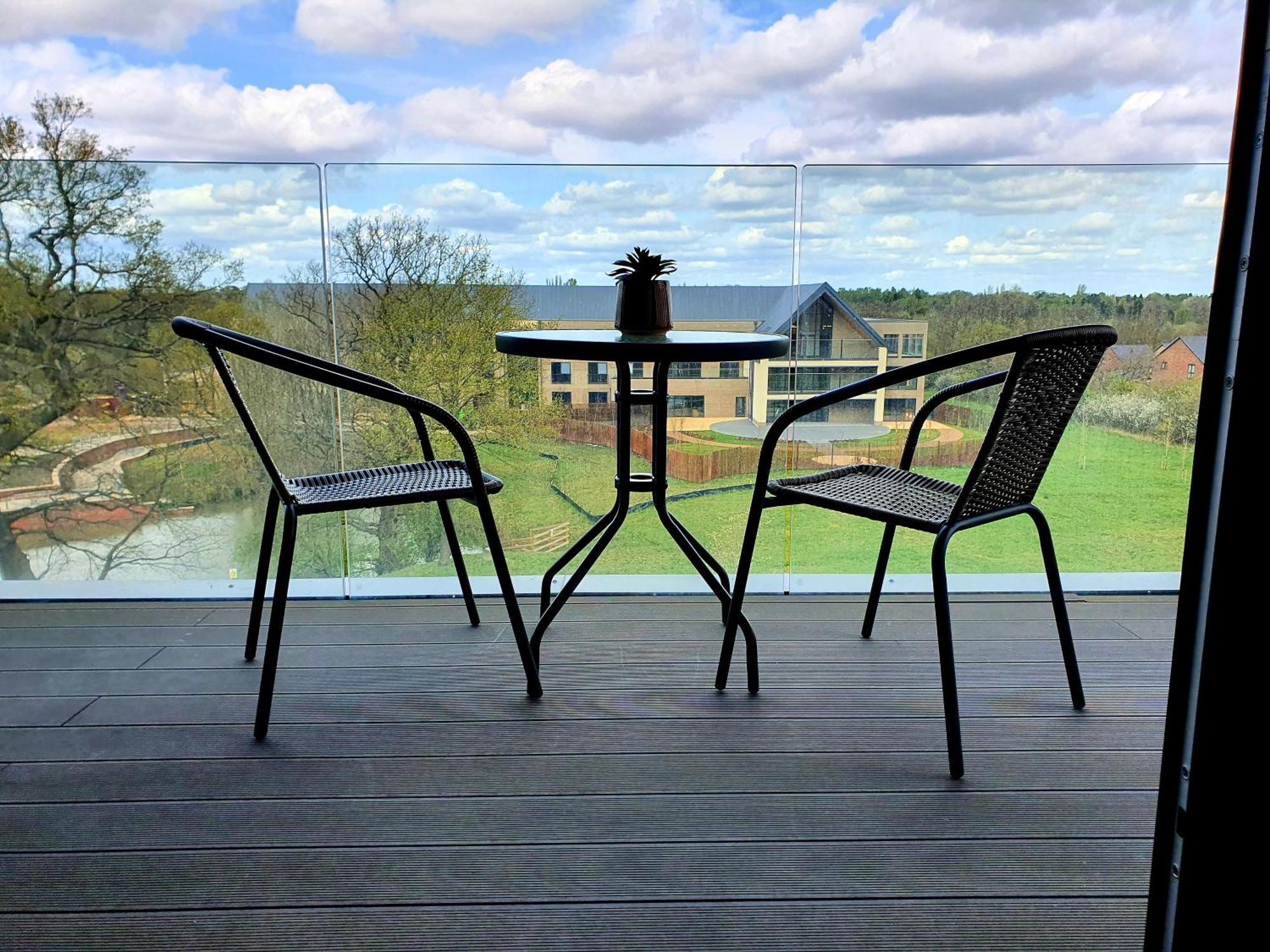 Spacious Balcony View Apt Near Nec Bhx Free Parking Sleeps 4 Hockley Heath Camera foto